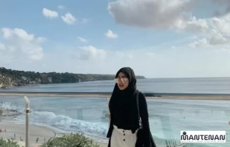 Outfit Liburan Hijabers Pantai