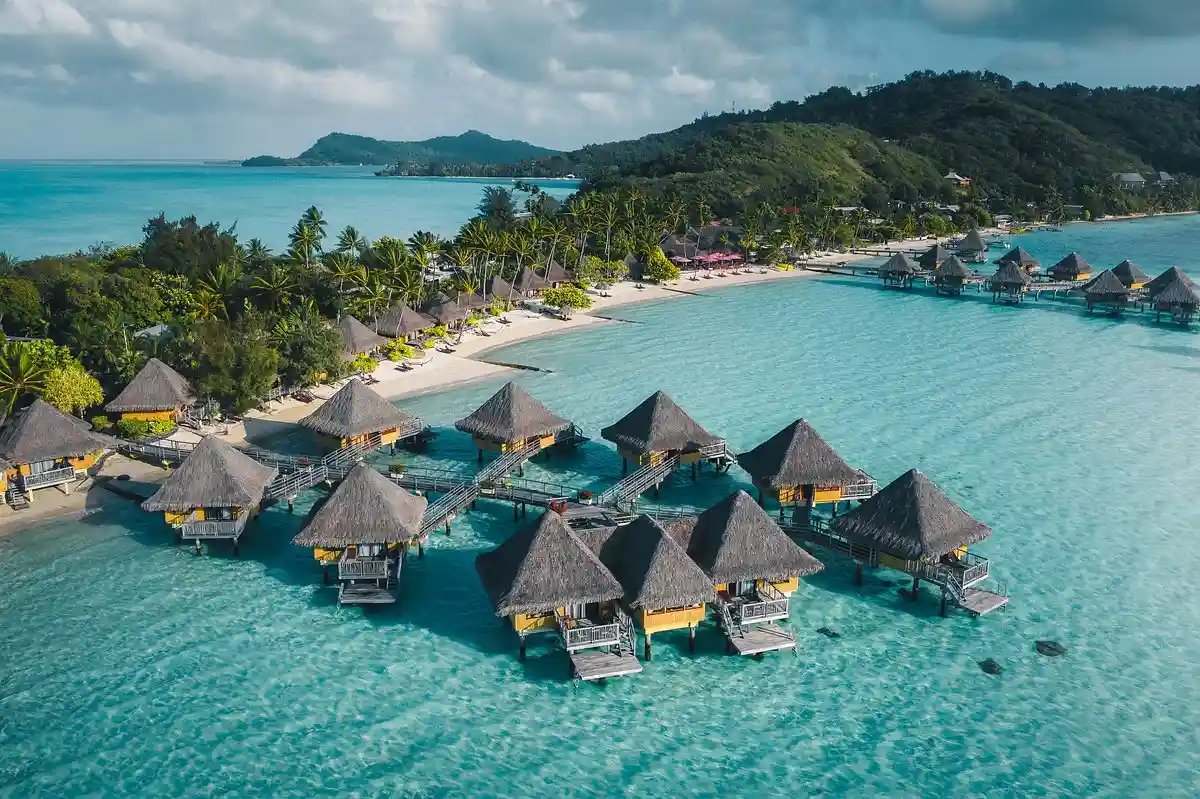 Resort Mewah untuk Honeymoon, dari Sumba hingga Bora Bora